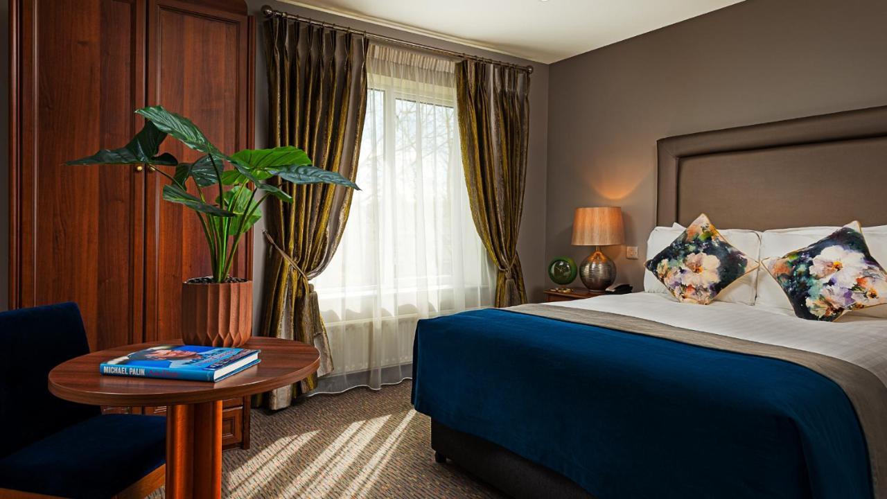 Longcourt House Hotel นิวคาสเซิล เวสต์ ภายนอก รูปภาพ